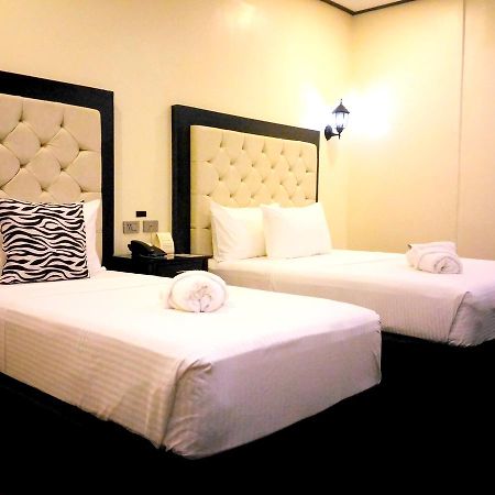 The Ambassador Hotel Tacloban Esterno foto