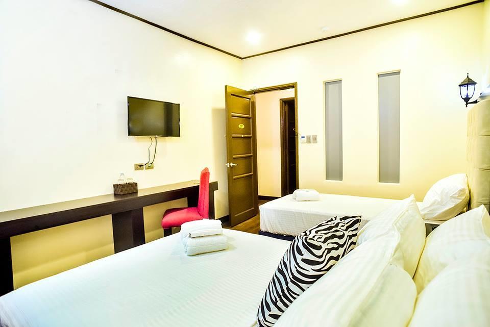 The Ambassador Hotel Tacloban Esterno foto