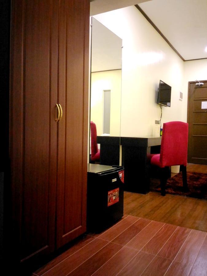 The Ambassador Hotel Tacloban Esterno foto