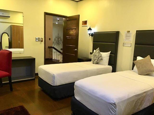 The Ambassador Hotel Tacloban Esterno foto